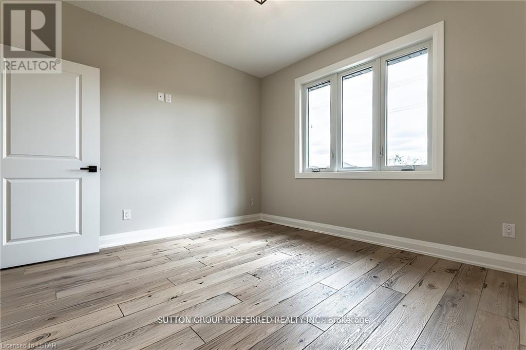 28 - 175 Glengariff Drive, Southwold, Ontario  N5P 0G1 - Photo 11 - X12321890