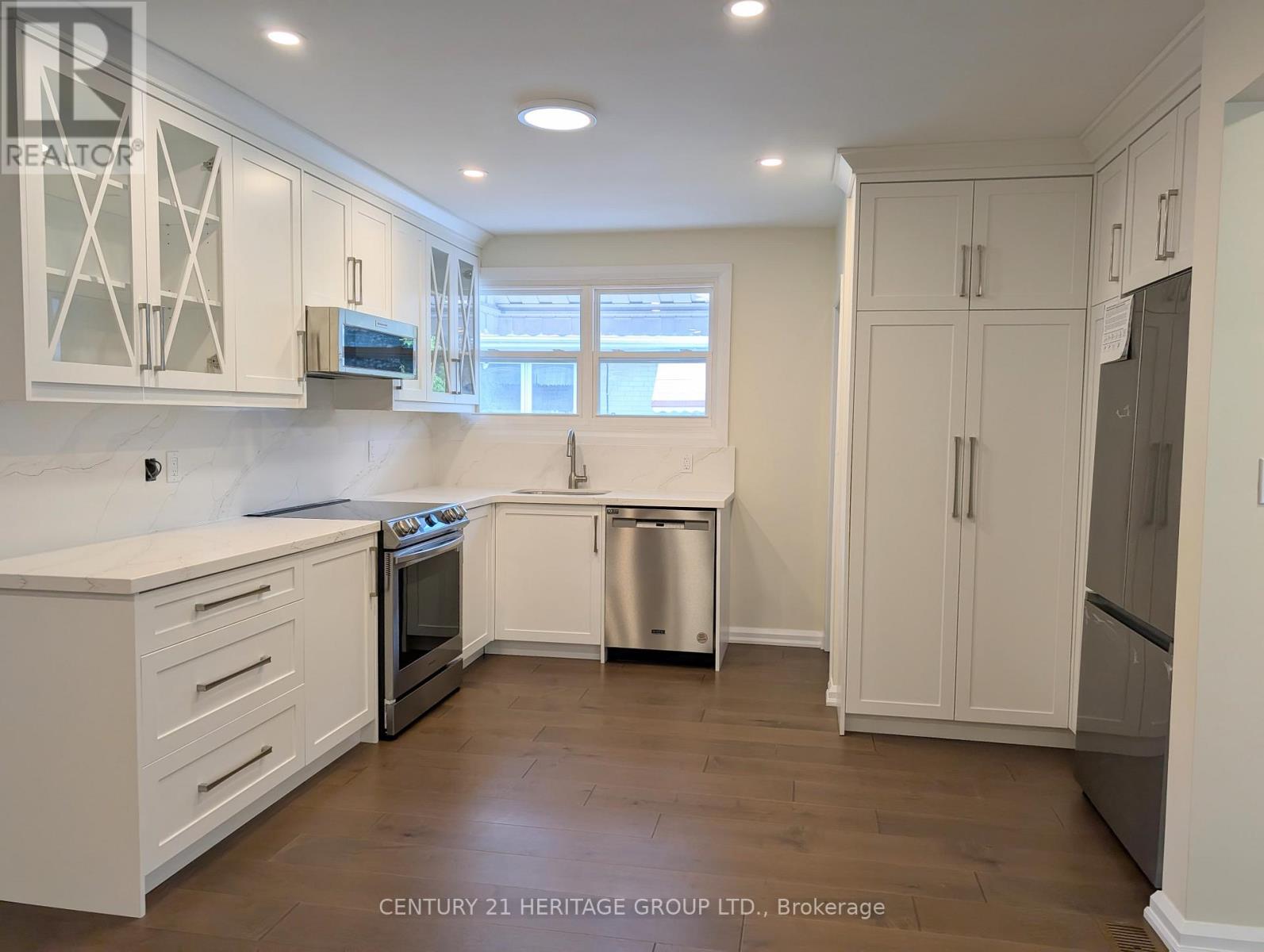 Property at 232 BLUE GRASS BOULEVARD image 5