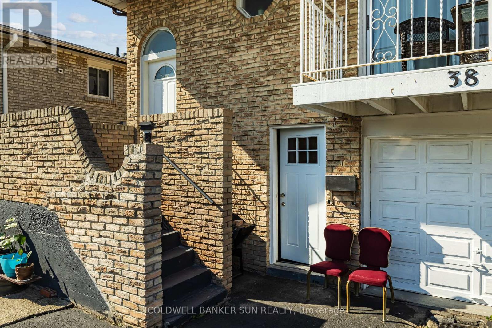 38 Fallway Road, Brampton, Ontario  L6V 3H2 - Photo 8 - W12282866