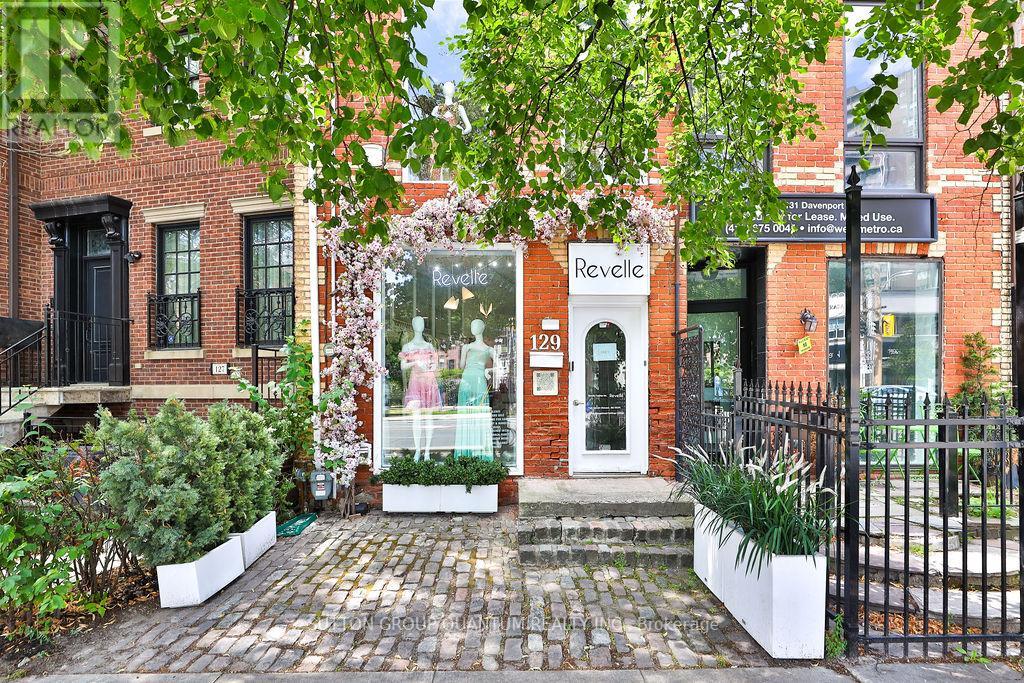 129 DAVENPORT ROAD, Toronto, Ontario