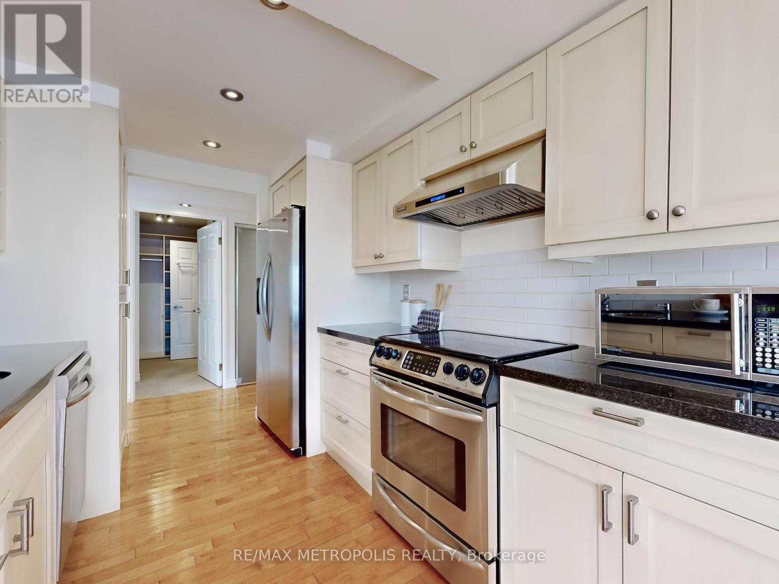 1206 - 7 Carlton Street, Toronto, Ontario  M5B 2M3 - Photo 13 - C12321888