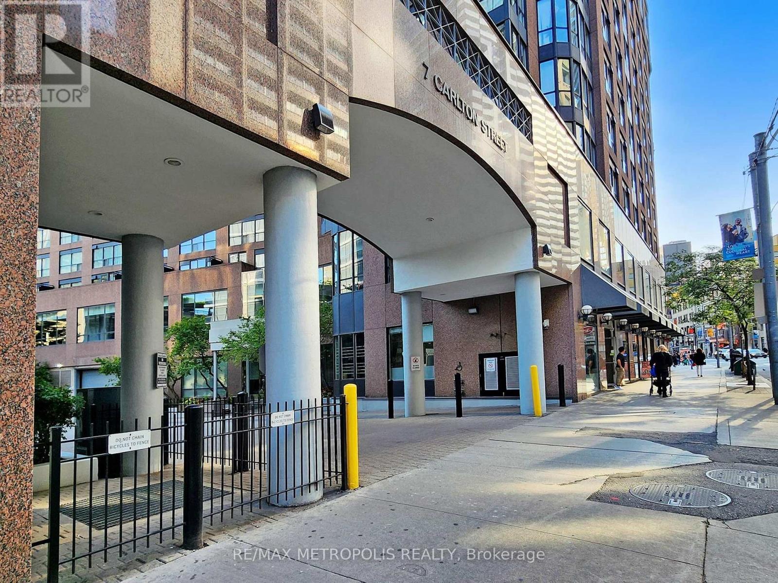 1206 - 7 Carlton Street, Toronto, Ontario  M5B 2M3 - Photo 4 - C12321888