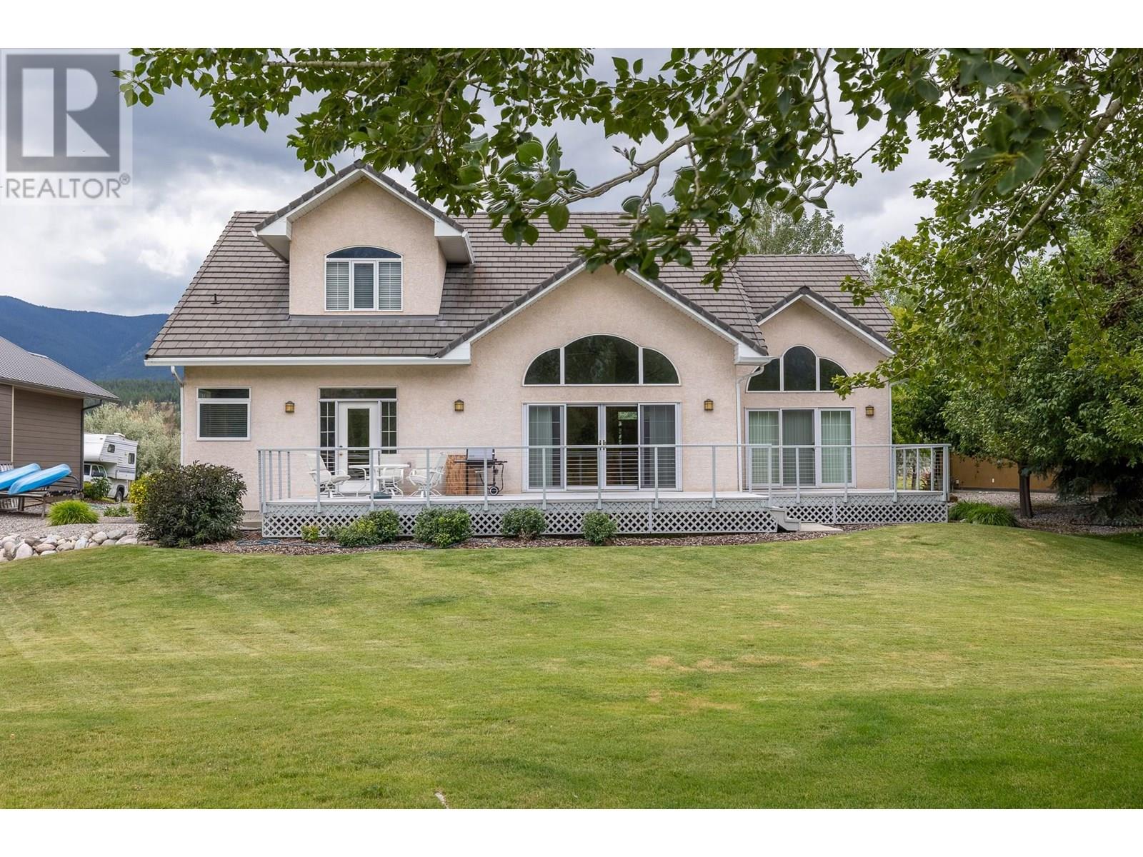 5214 Riverside Drive, Fairmont Hot Springs, British Columbia  V0B 1L1 - Photo 3 - 10355729