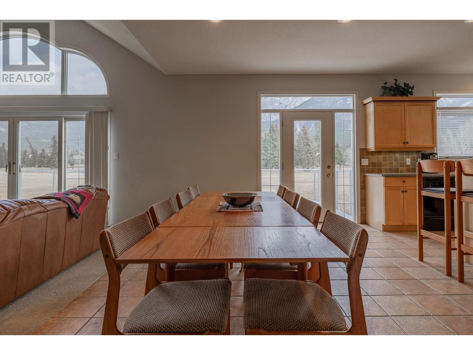 5214 Riverside Drive, Fairmont Hot Springs, British Columbia  V0B 1L1 - Photo 13 - 10355729