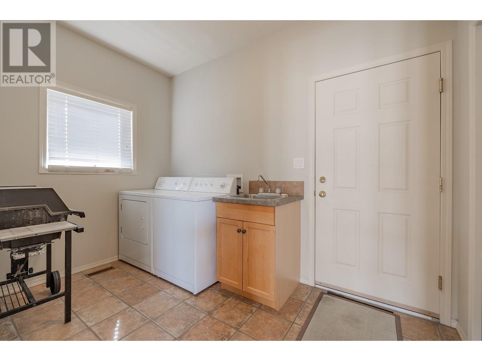 5214 Riverside Drive, Fairmont Hot Springs, British Columbia  V0B 1L1 - Photo 15 - 10355729