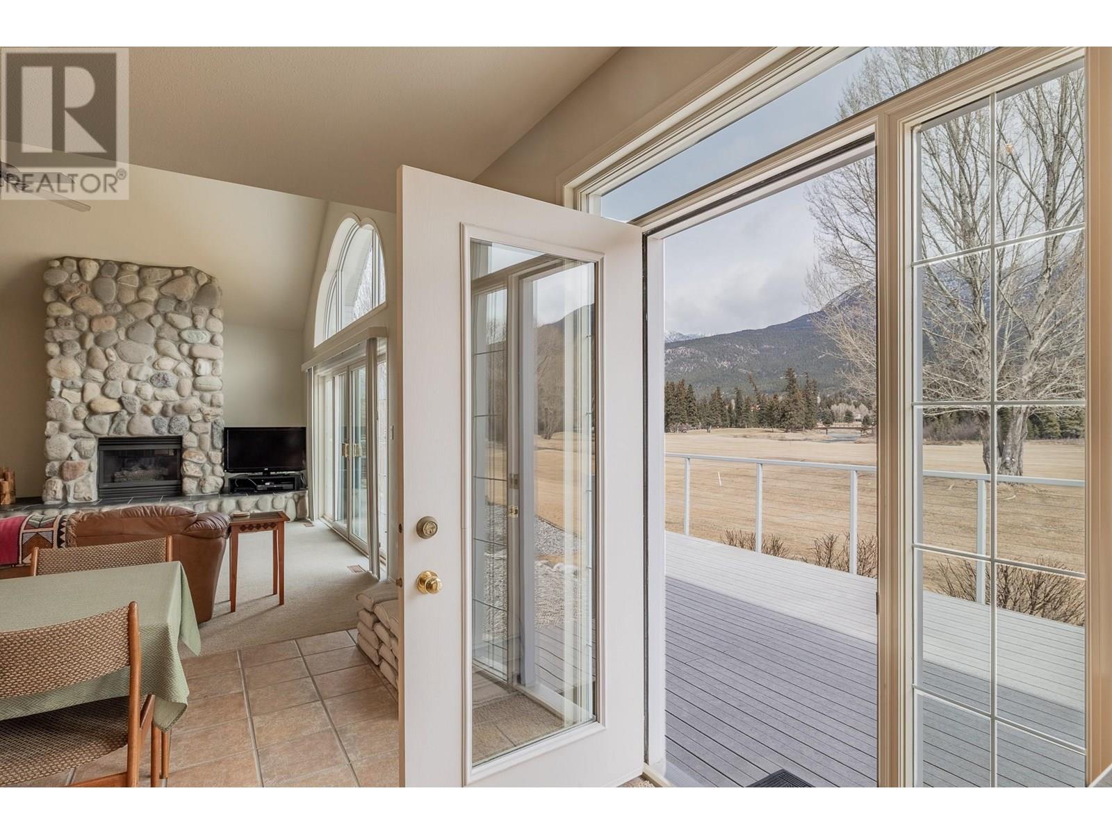 5214 Riverside Drive, Fairmont Hot Springs, British Columbia  V0B 1L1 - Photo 18 - 10355729