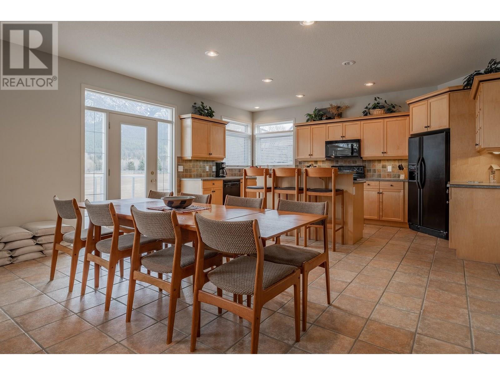 5214 Riverside Drive, Fairmont Hot Springs, British Columbia  V0B 1L1 - Photo 39 - 10355729