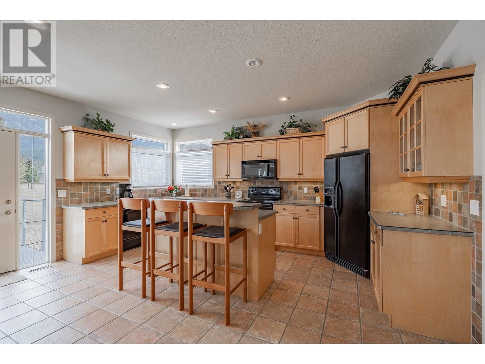 5214 Riverside Drive, Fairmont Hot Springs, British Columbia  V0B 1L1 - Photo 16 - 10355729