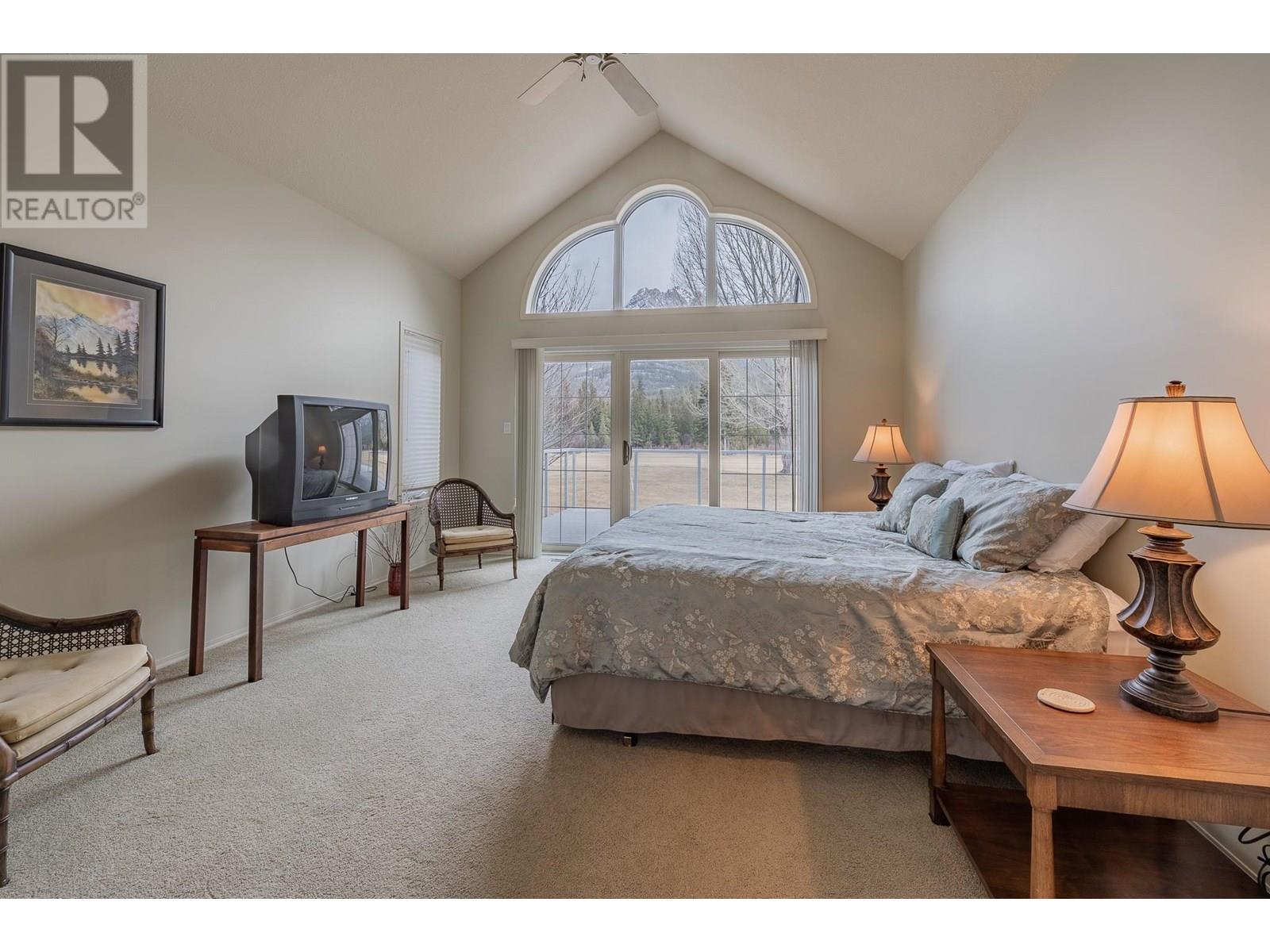 5214 Riverside Drive, Fairmont Hot Springs, British Columbia  V0B 1L1 - Photo 10 - 10355729