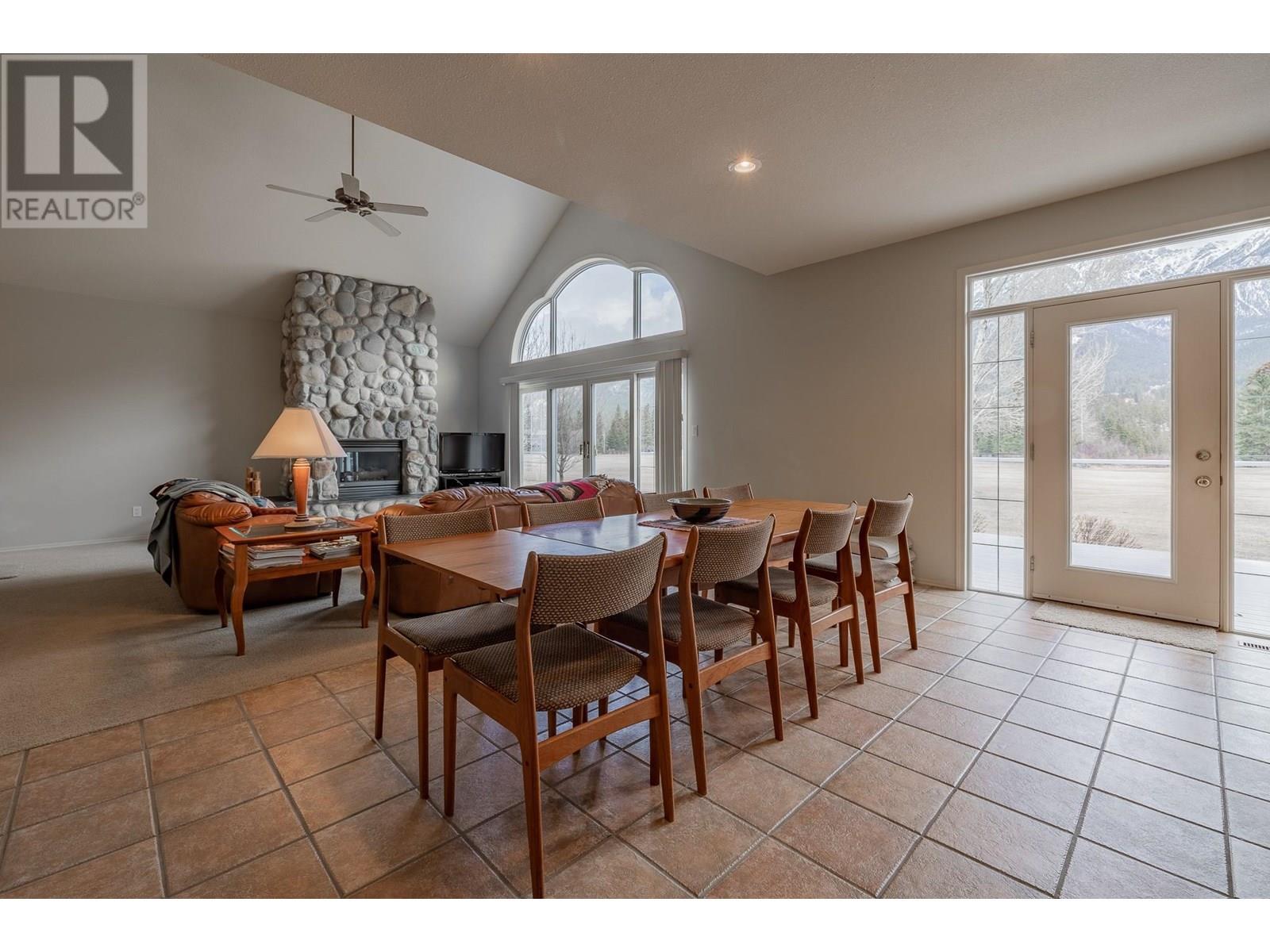5214 Riverside Drive, Fairmont Hot Springs, British Columbia  V0B 1L1 - Photo 40 - 10355729