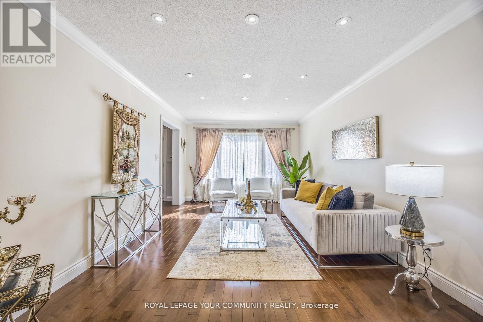 Property at 261 HOOVER DRIVE W image 3