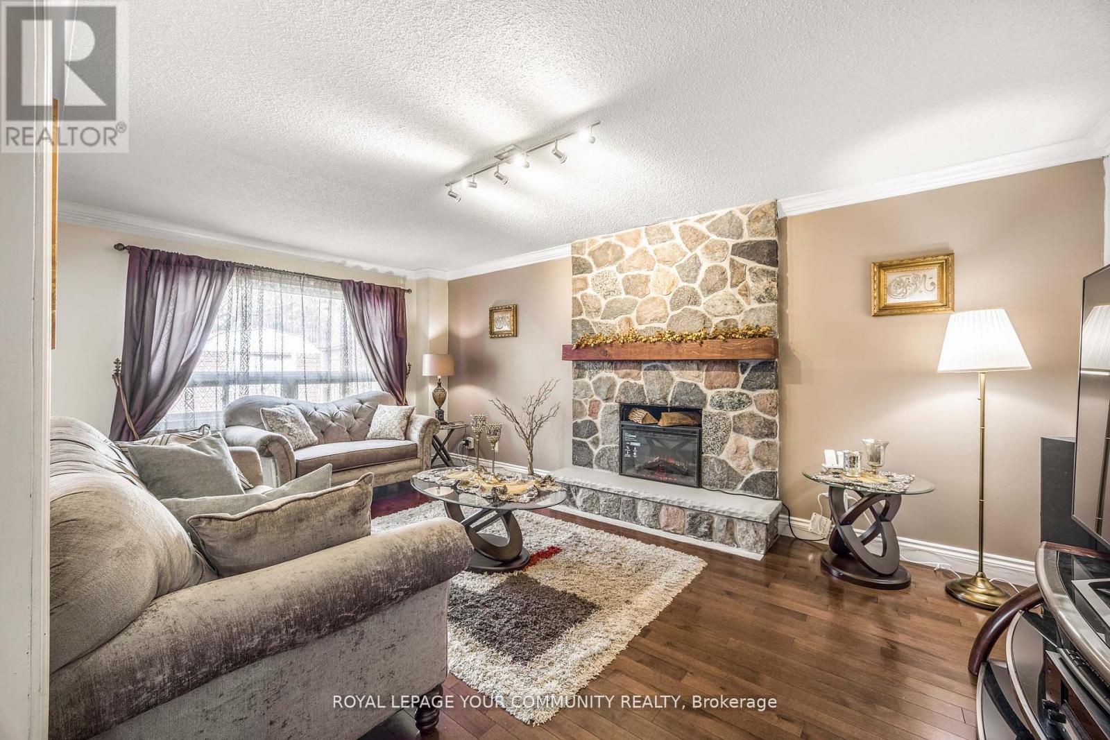 Property at 261 HOOVER DRIVE W image 5
