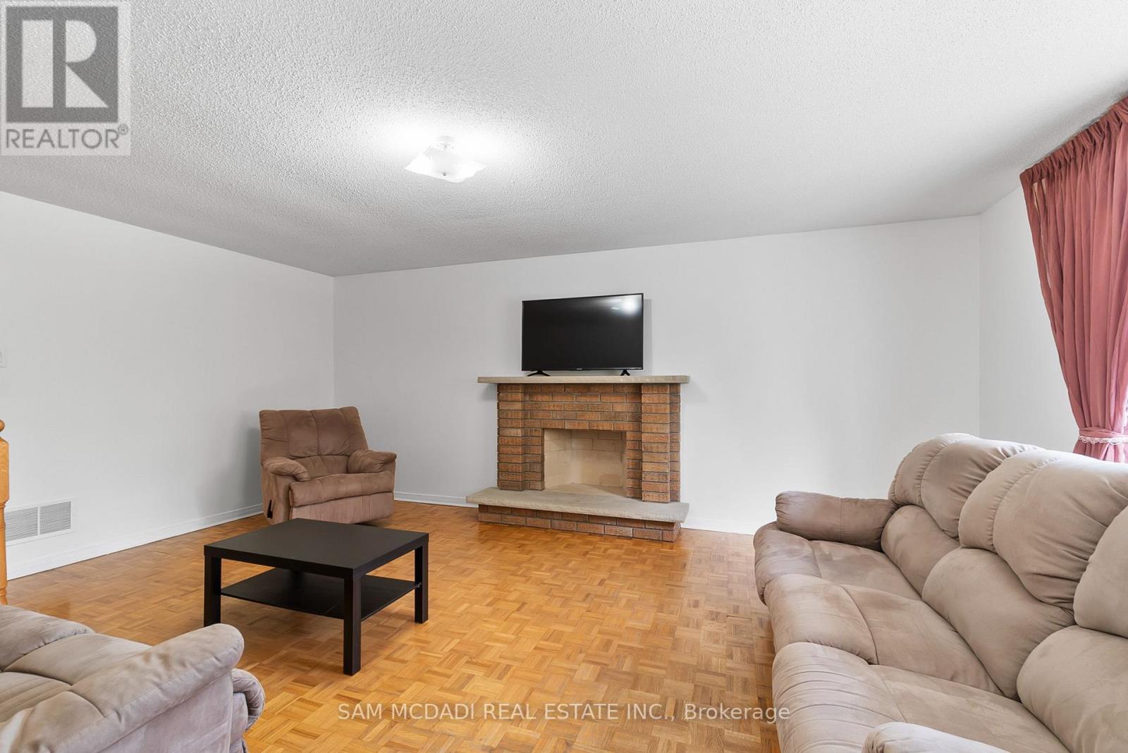 3346 Palgrave Road, Mississauga, Ontario  L5B 3E8 - Photo 11 - W12321923