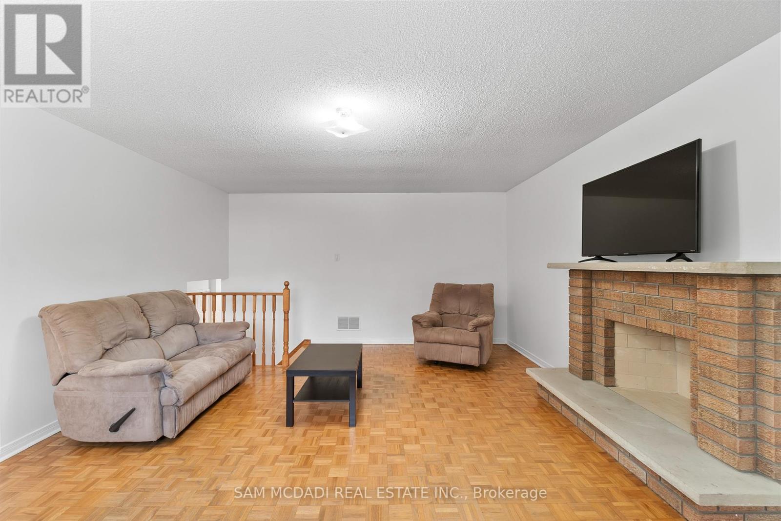 3346 Palgrave Road, Mississauga, Ontario  L5B 3E8 - Photo 12 - W12321923