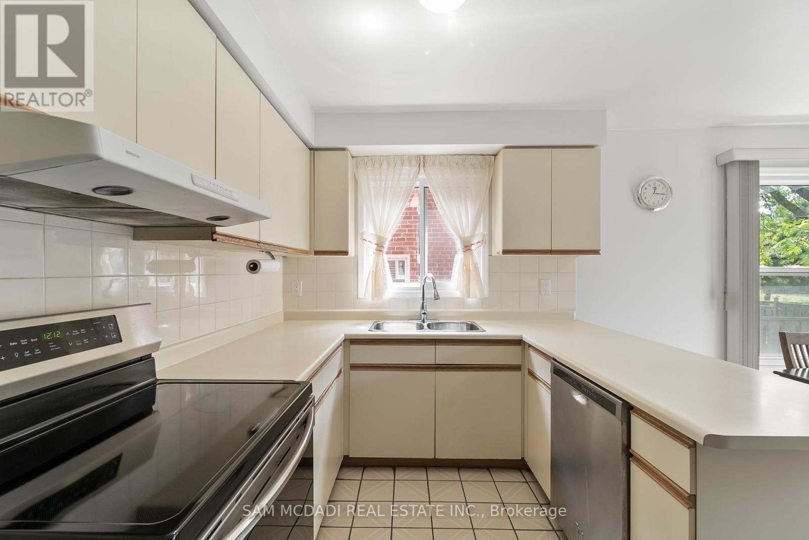 3346 Palgrave Road, Mississauga, Ontario  L5B 3E8 - Photo 26 - W12321923