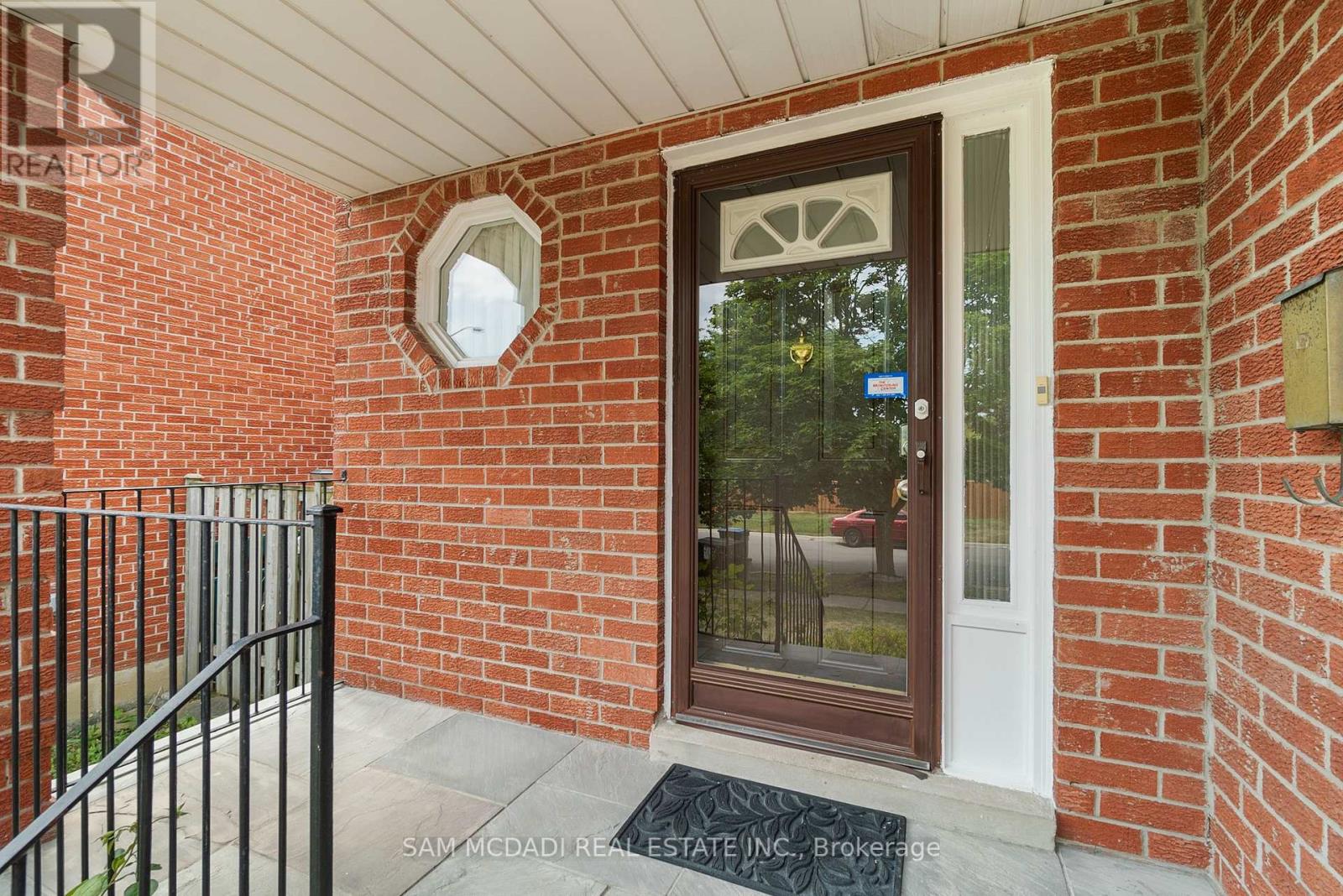 3346 Palgrave Road, Mississauga, Ontario  L5B 3E8 - Photo 3 - W12321923