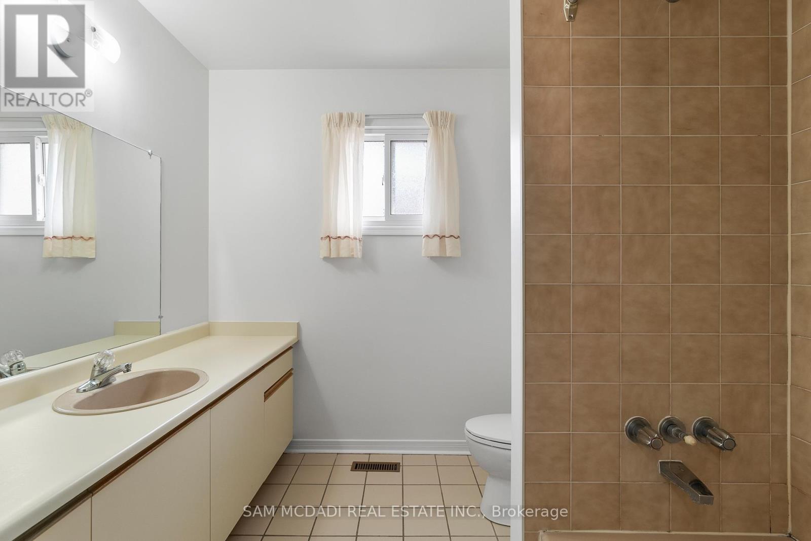 3346 Palgrave Road, Mississauga, Ontario  L5B 3E8 - Photo 36 - W12321923