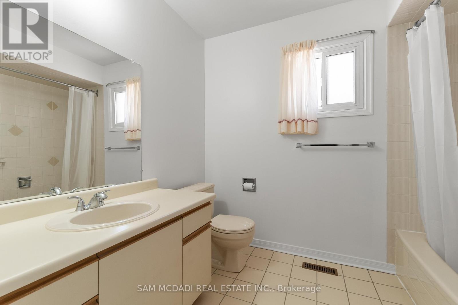 3346 Palgrave Road, Mississauga, Ontario  L5B 3E8 - Photo 42 - W12321923