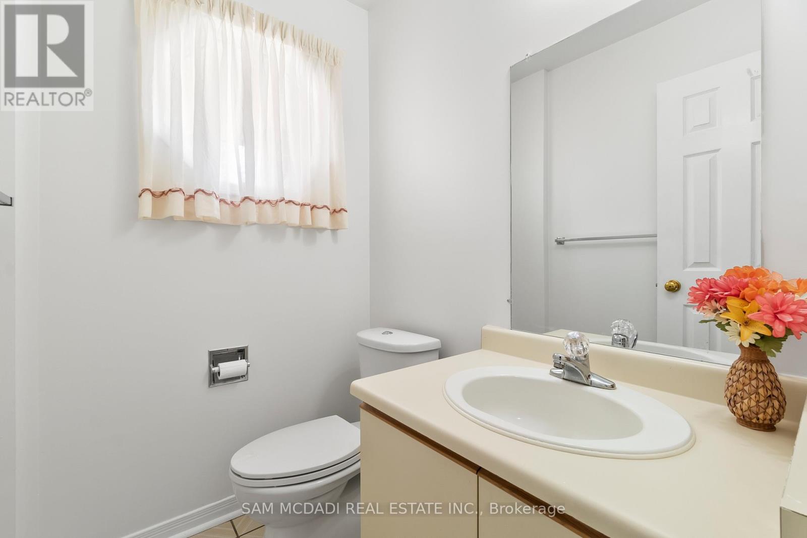 3346 Palgrave Road, Mississauga, Ontario  L5B 3E8 - Photo 6 - W12321923