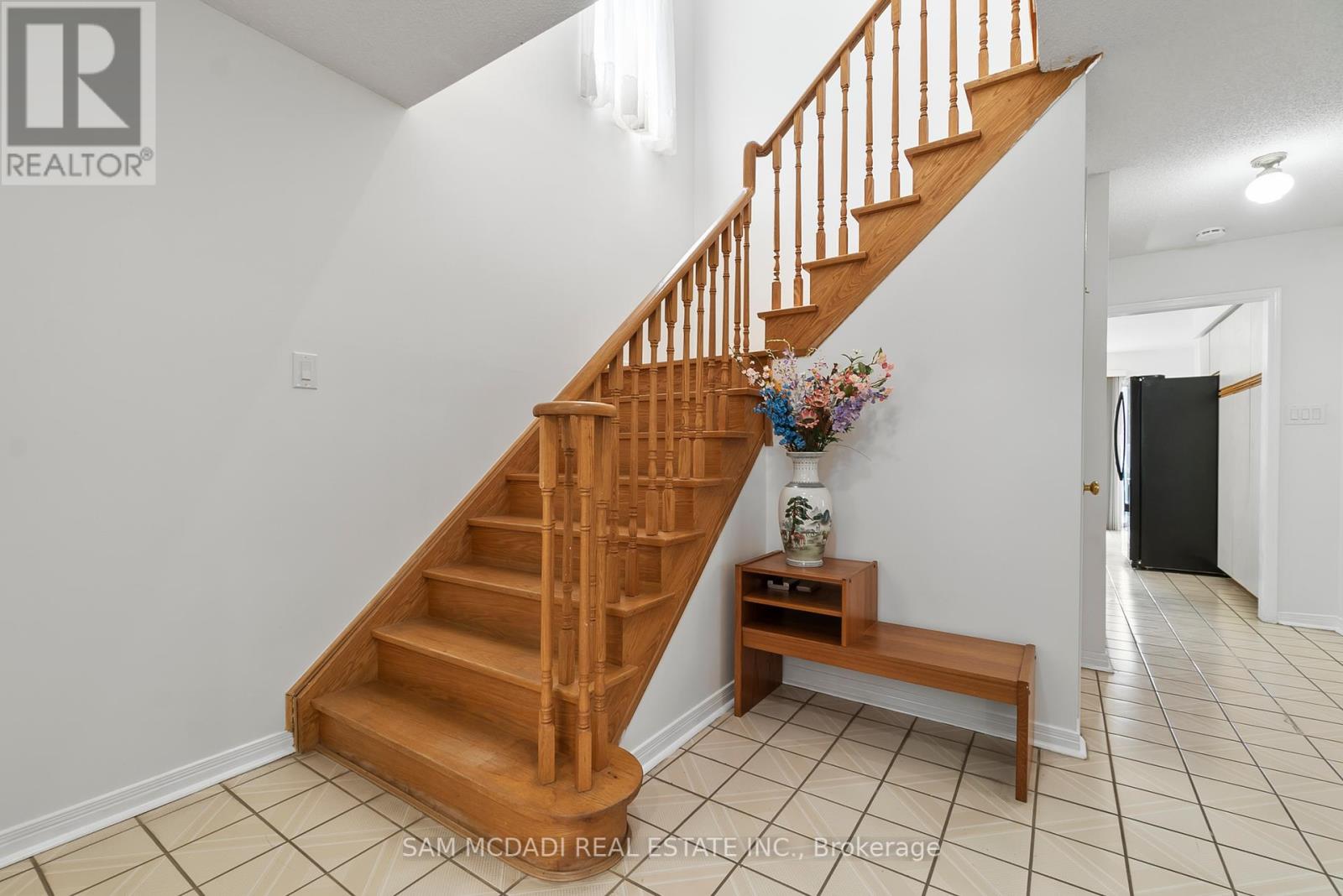 3346 Palgrave Road, Mississauga, Ontario  L5B 3E8 - Photo 8 - W12321923