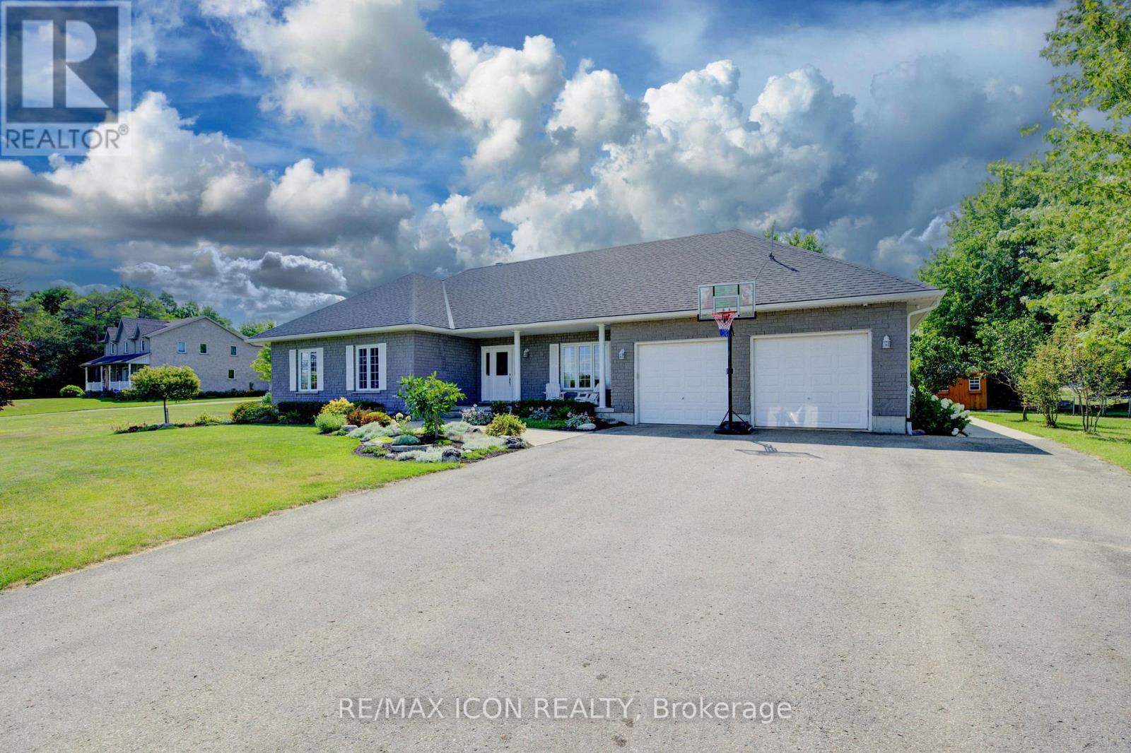 17 Minto Pines Road, Minto, Ontario  N0G 2L0 - Photo 2 - X12321914