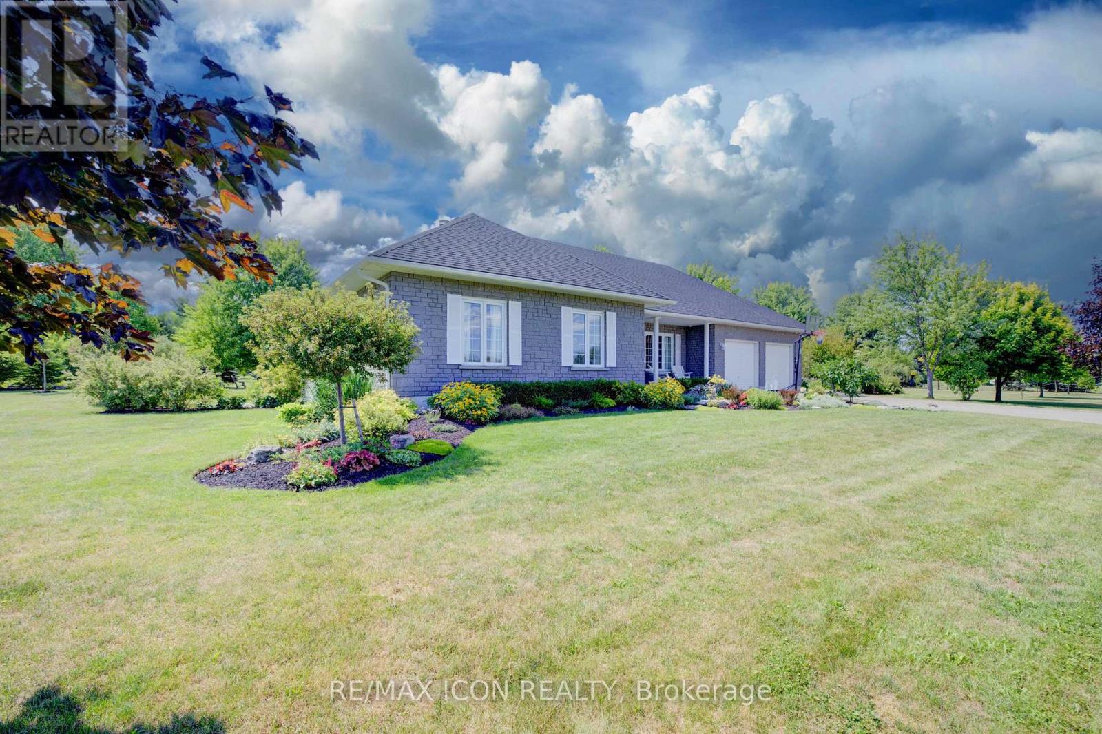 17 Minto Pines Road, Minto, Ontario  N0G 2L0 - Photo 4 - X12321914