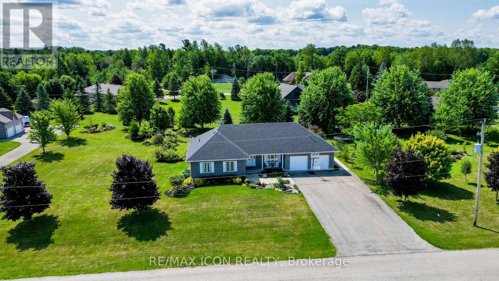 17 Minto Pines Road, Minto, Ontario  N0G 2L0 - Photo 43 - X12321914