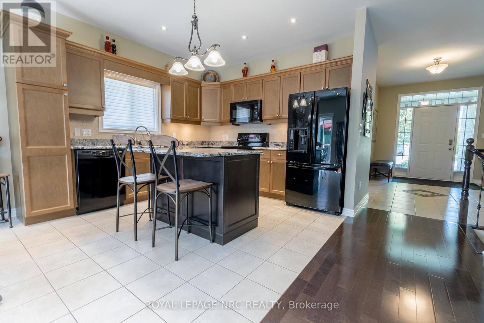 39 Loretta Drive, Niagara-On-The-Lake, Ontario  L0S 1T0 - Photo 11 - X12321916