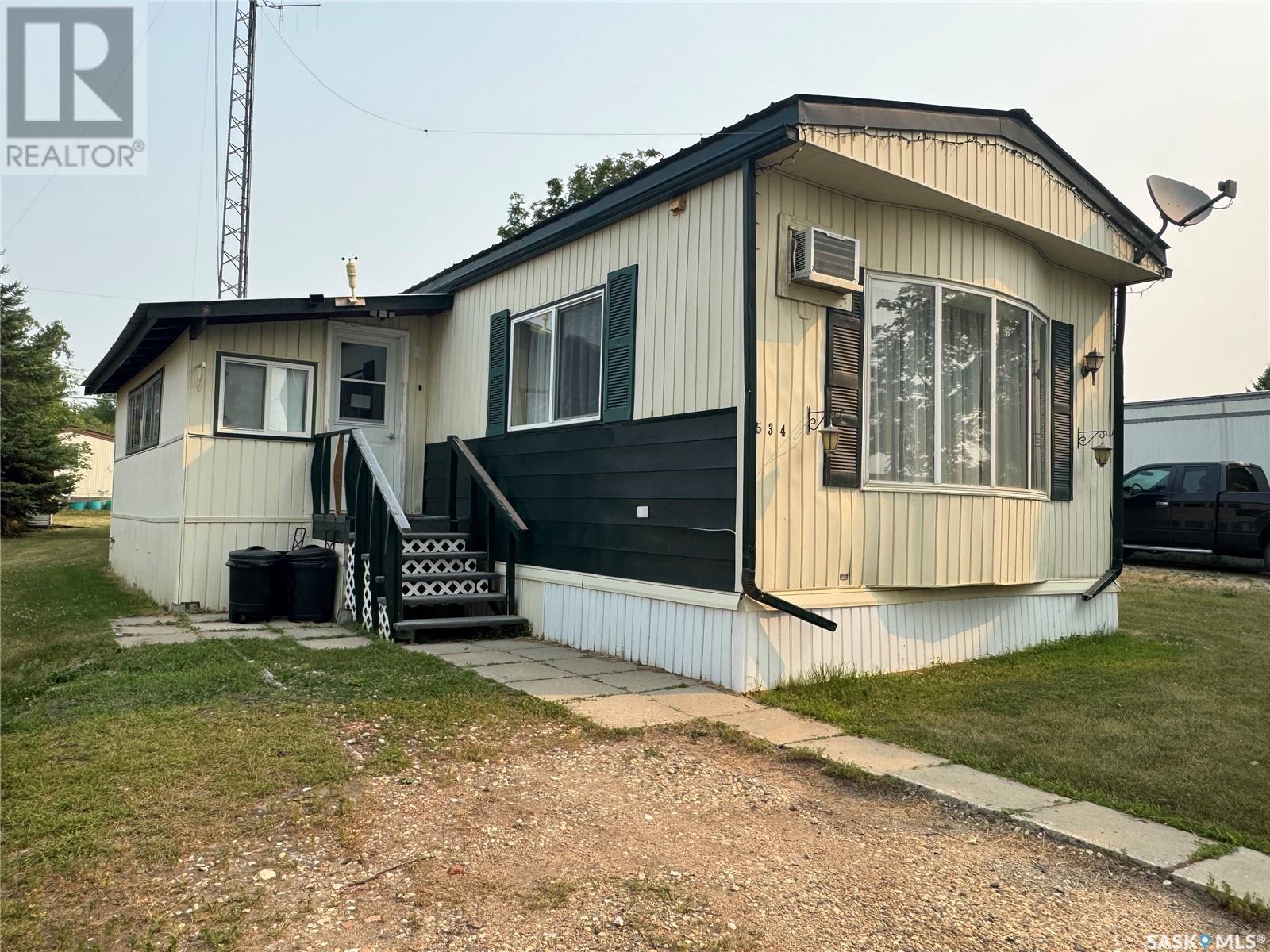 Property at 534 Railway AVENUE SE image 2