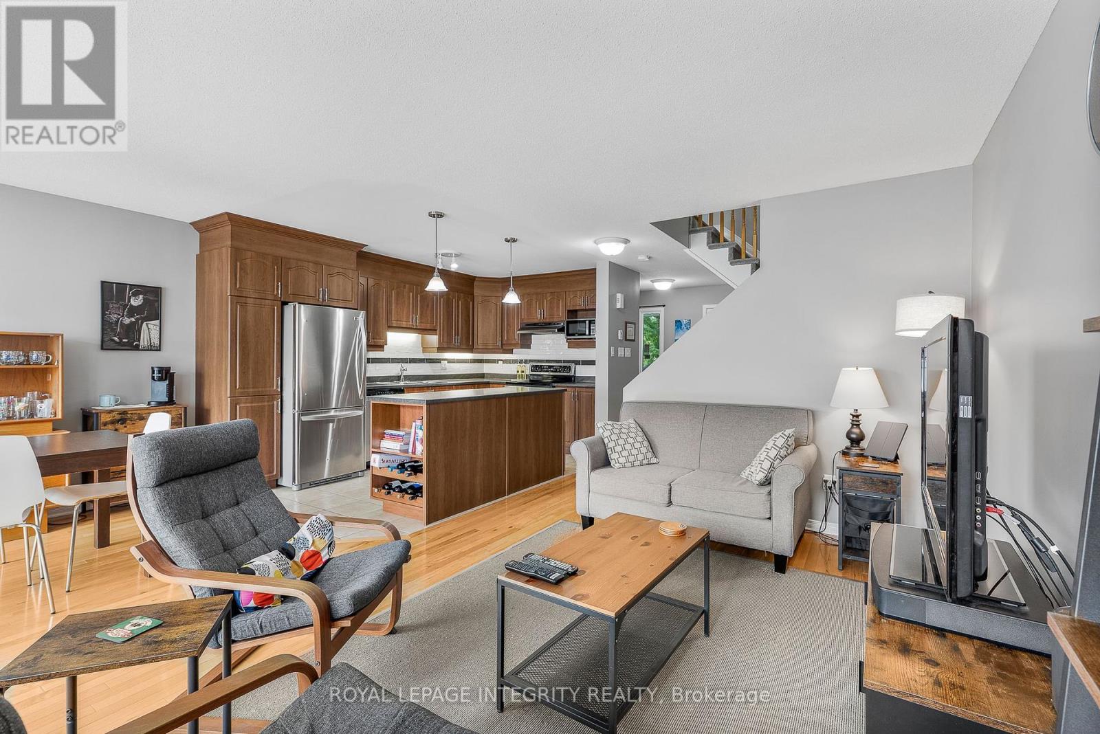 216 Eliot Street, Clarence-Rockland, Ontario  K4K 0E6 - Photo 12 - X12322012