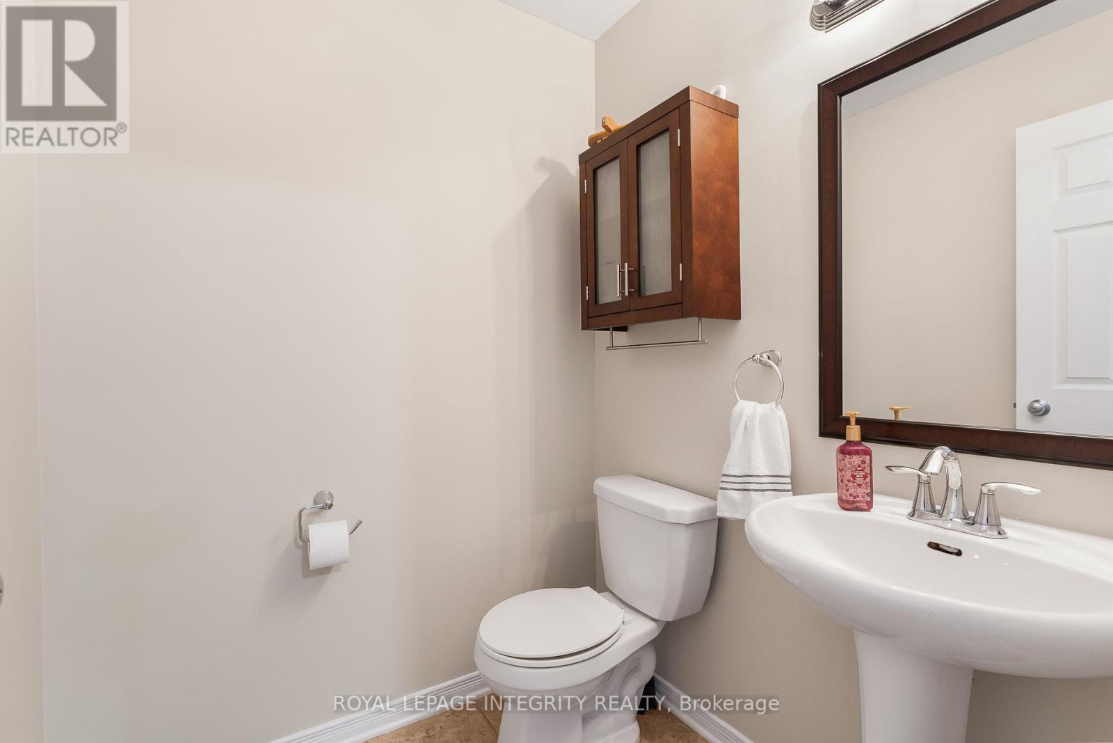 216 Eliot Street, Clarence-Rockland, Ontario  K4K 0E6 - Photo 5 - X12322012