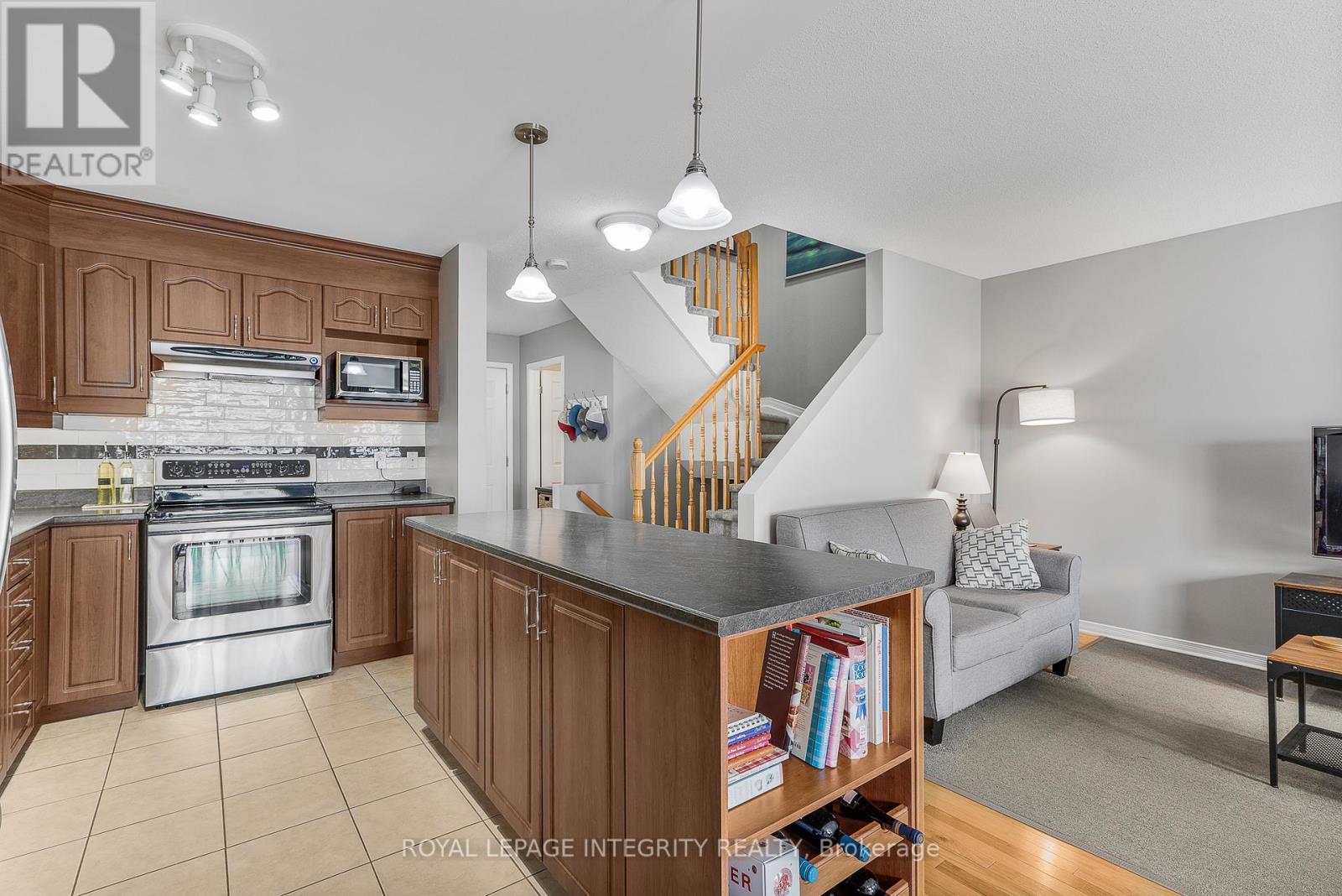 216 Eliot Street, Clarence-Rockland, Ontario  K4K 0E6 - Photo 8 - X12322012
