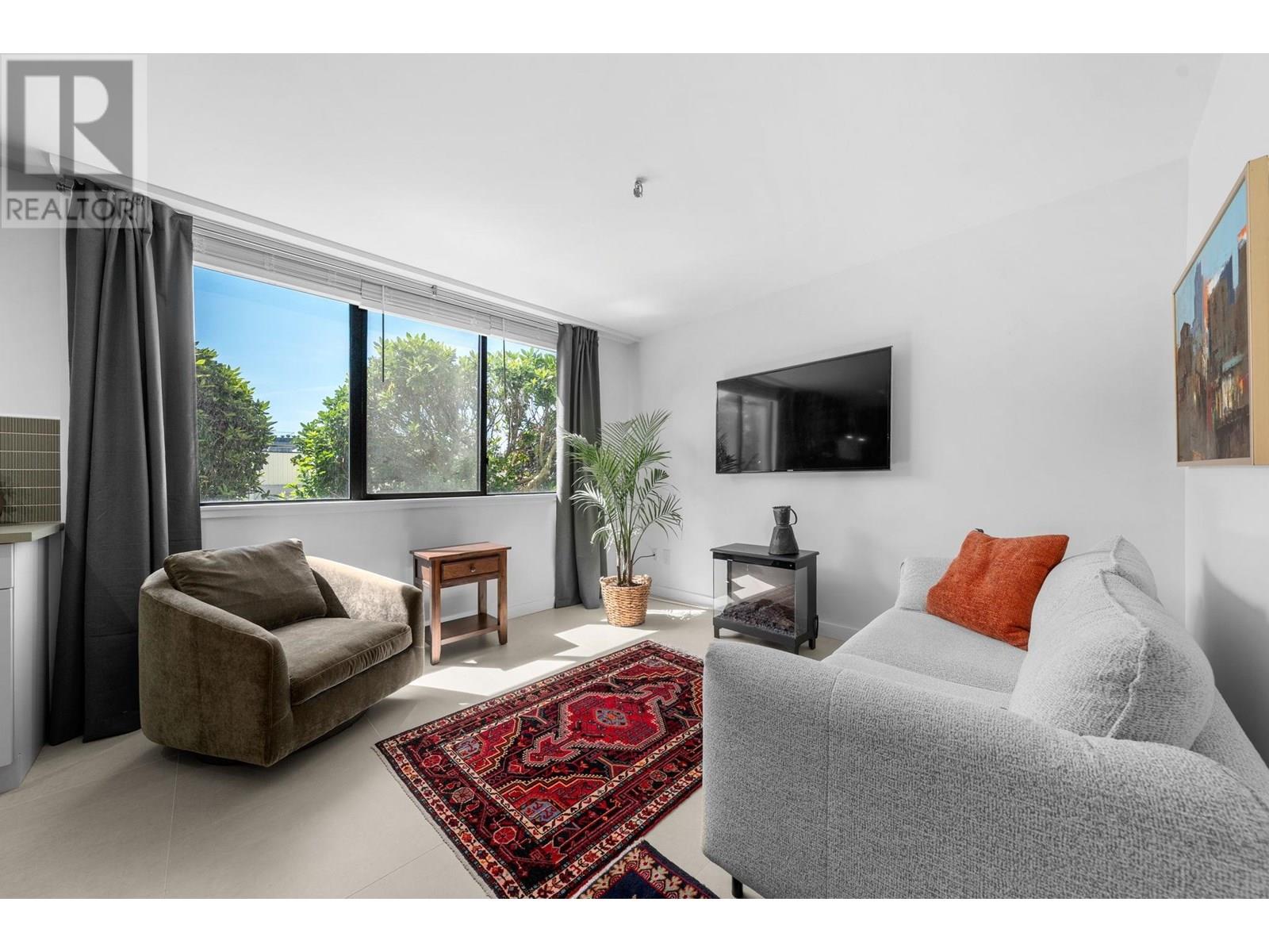 101a 460 14th Street, West Vancouver, British Columbia  V7T 2W1 - Photo 1 - R3030483