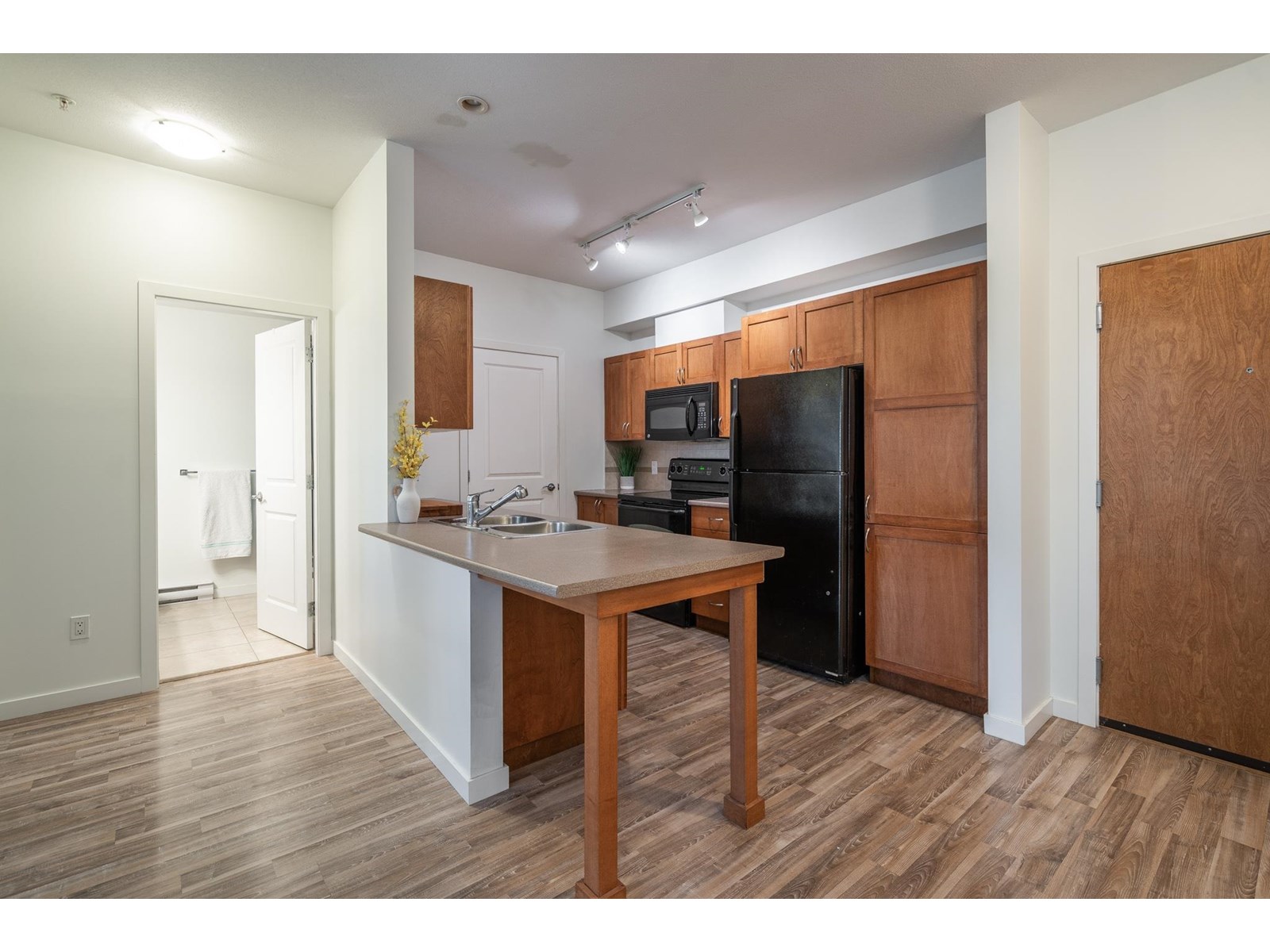 309 33318 E Bourquin Crescent, Abbotsford, British Columbia  V2S 0A6 - Photo 6 - R3012815