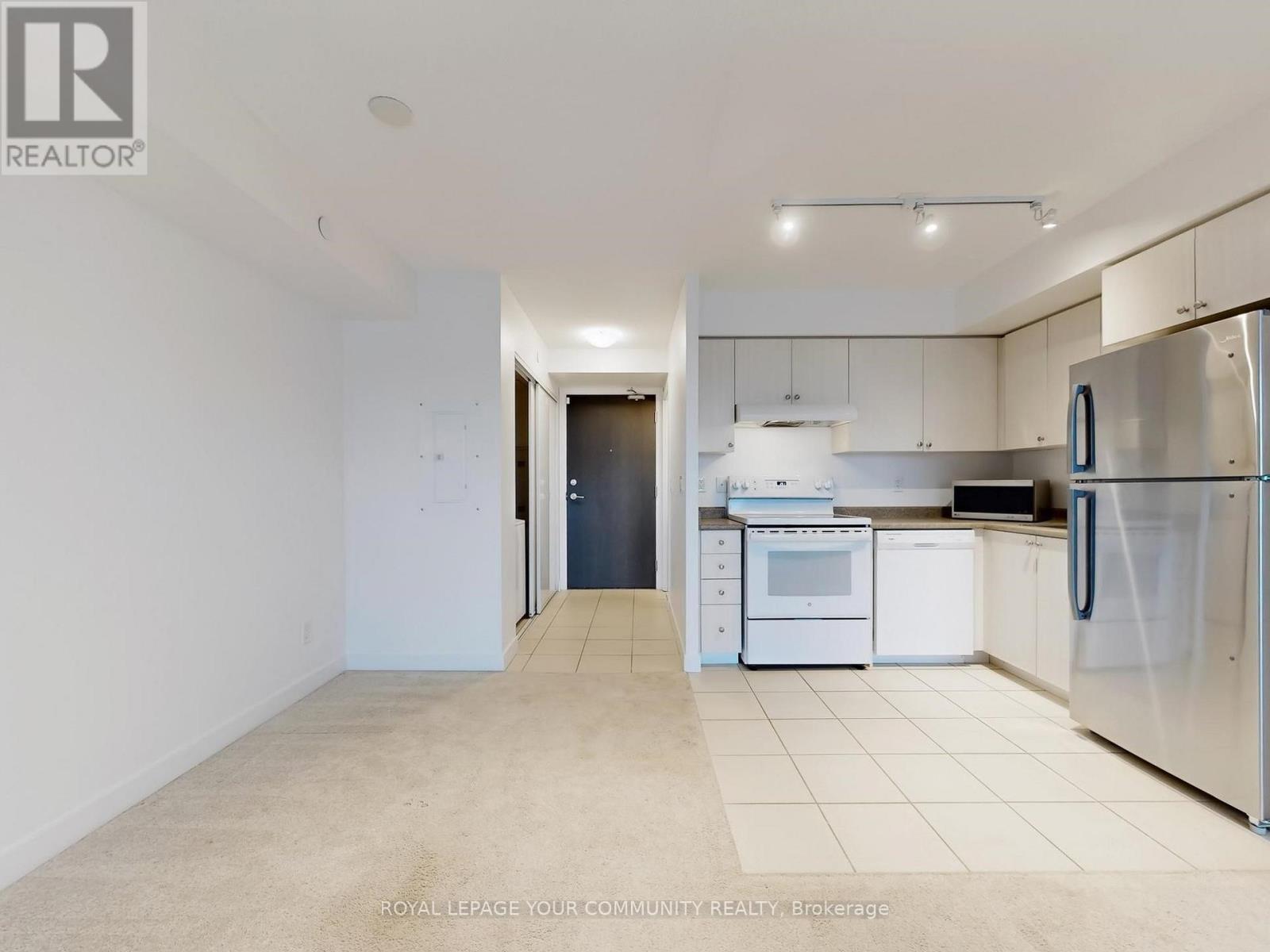 525 - 8 Trent Avenue, Toronto, Ontario  M4C 0A6 - Photo 3 - E12322053