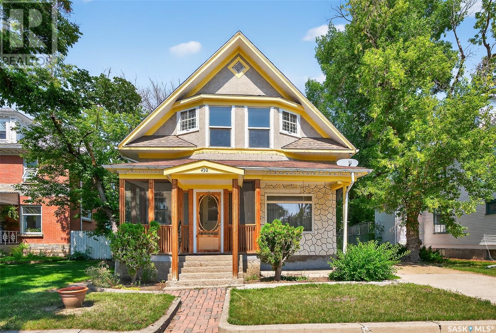 Property at 430 Ominica STREET W image 1