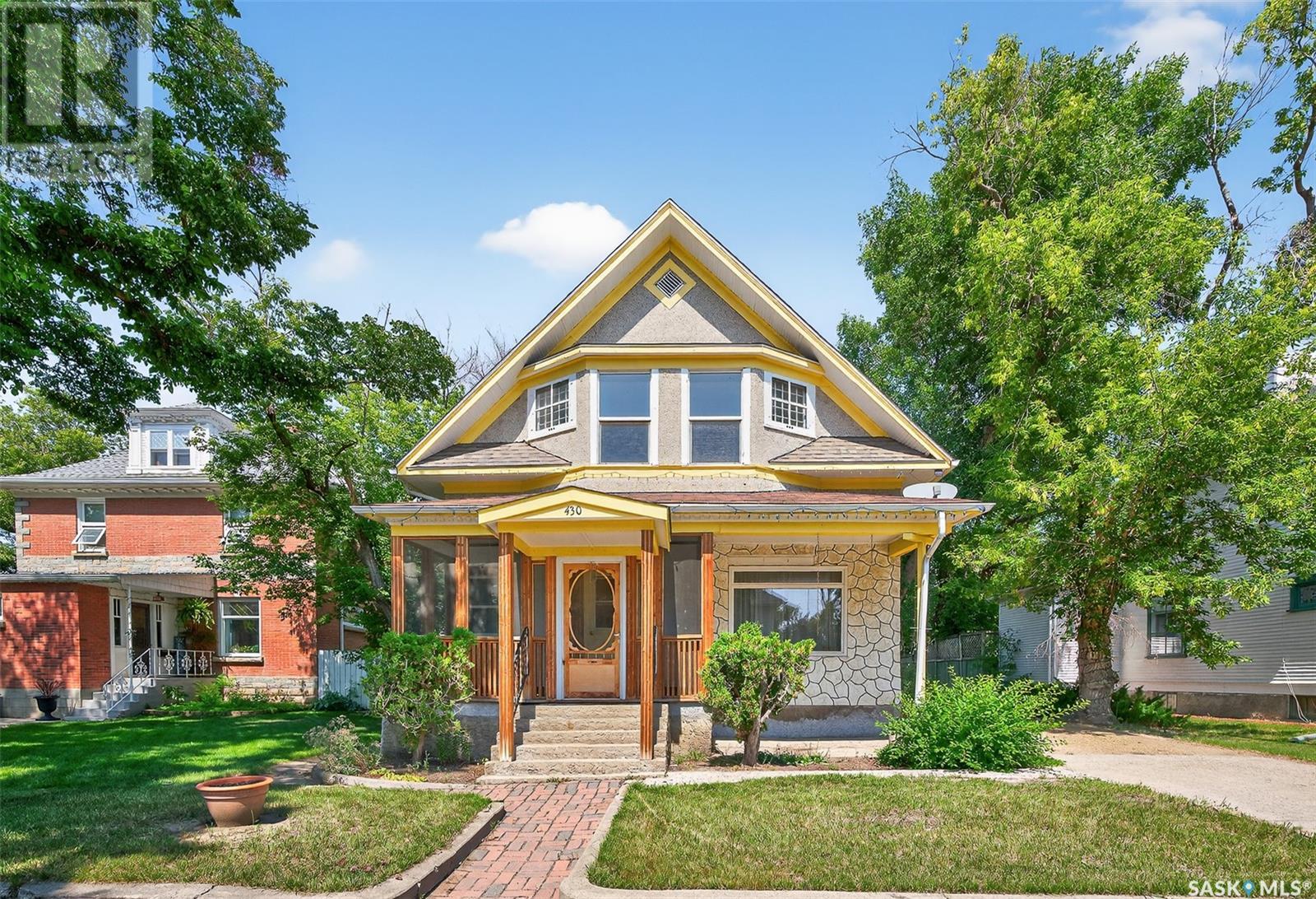 Property at 430 Ominica STREET W image 3
