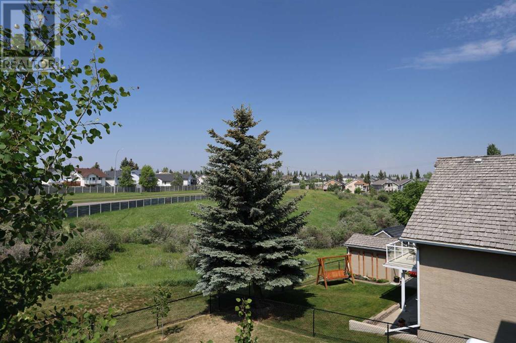 Property at 116 Hampshire Grove NW image 2