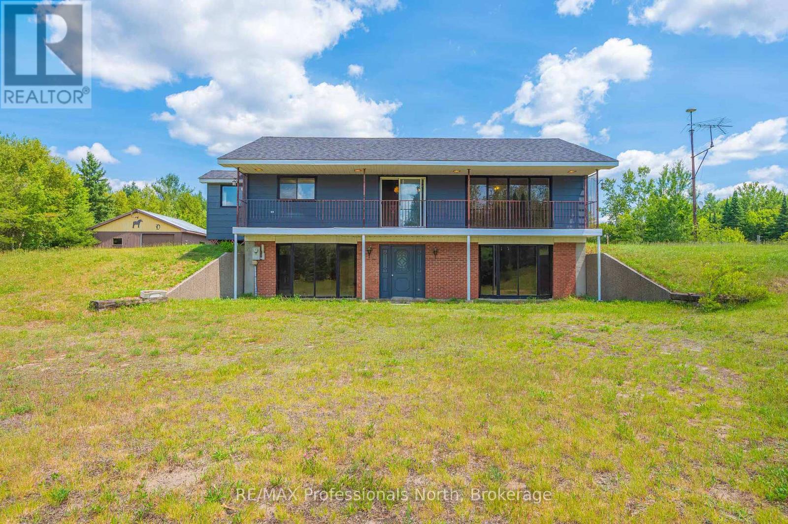 3204 Gelert Road, Minden Hills, Ontario  K0M 2K0 - Photo 2 - X12322071