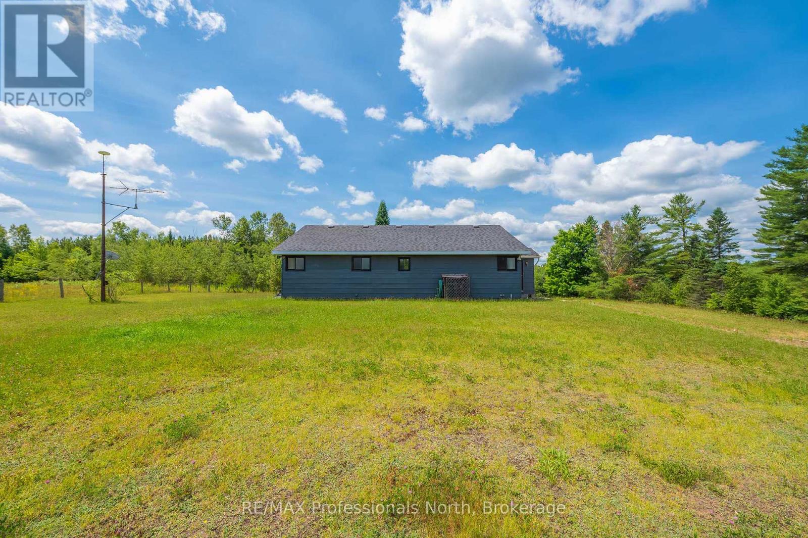 3204 Gelert Road, Minden Hills, Ontario  K0M 2K0 - Photo 3 - X12322071