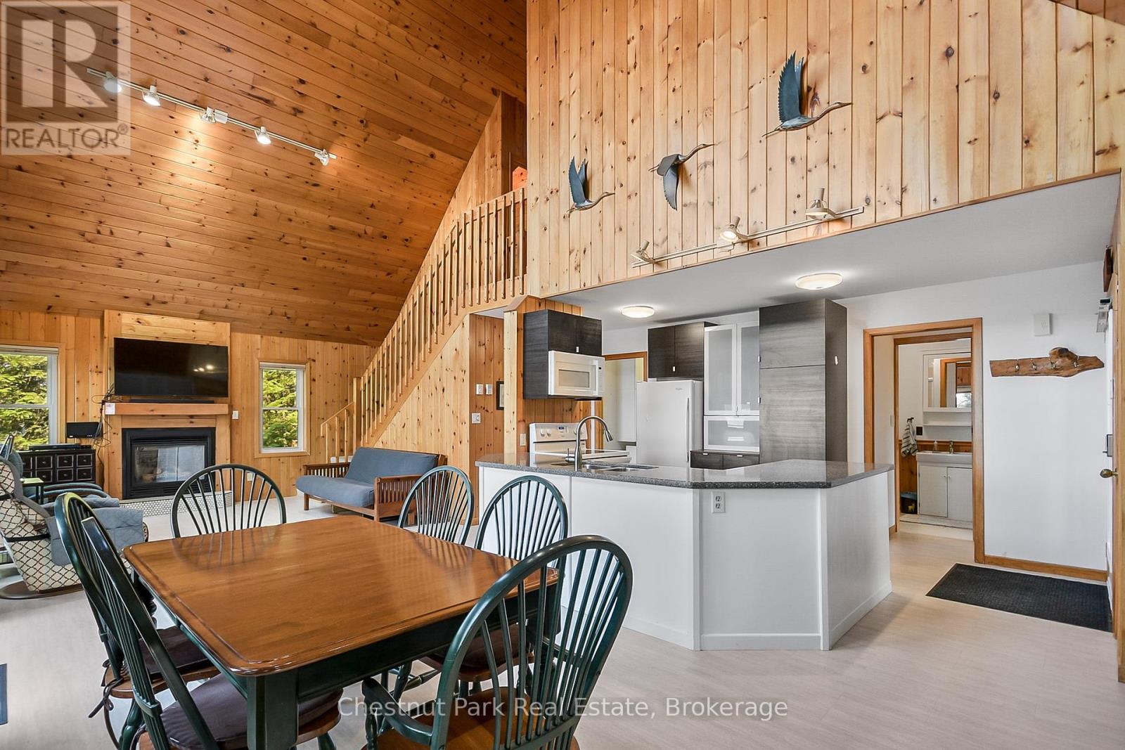 1037 Fire Route 20g, Gravenhurst, Ontario  P1P 1R3 - Photo 15 - X12322103