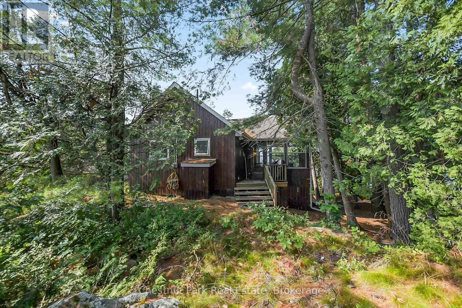 1037 Fire Route 20g, Gravenhurst, Ontario  P1P 1R3 - Photo 5 - X12322103