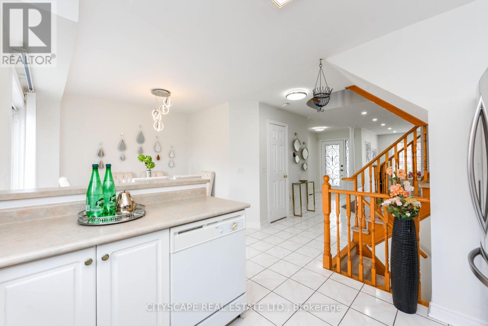 56 Checkerberry Crescent, Brampton, Ontario  L6R 2S6 - Photo 15 - W12322098