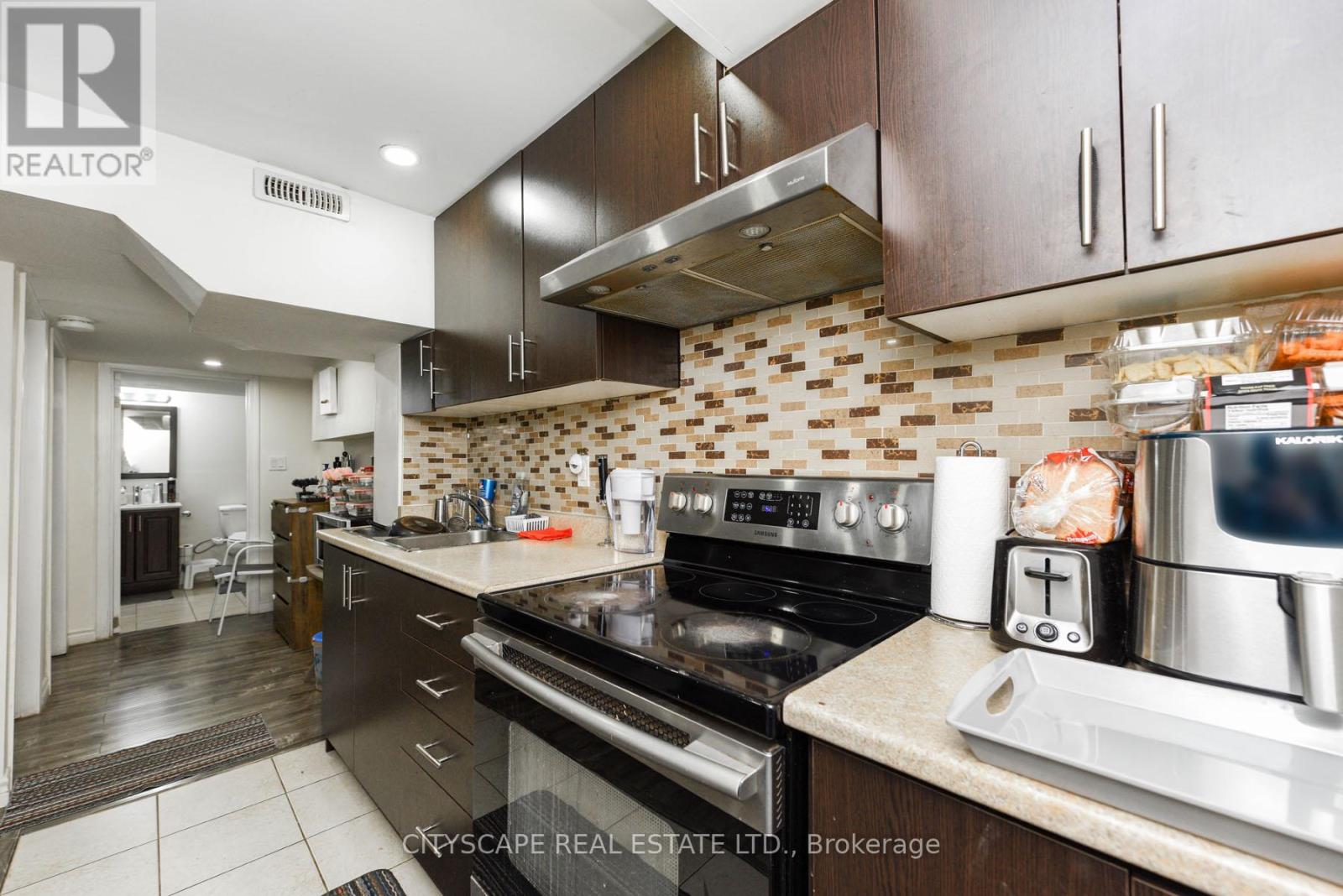 56 Checkerberry Crescent, Brampton, Ontario  L6R 2S6 - Photo 31 - W12322098