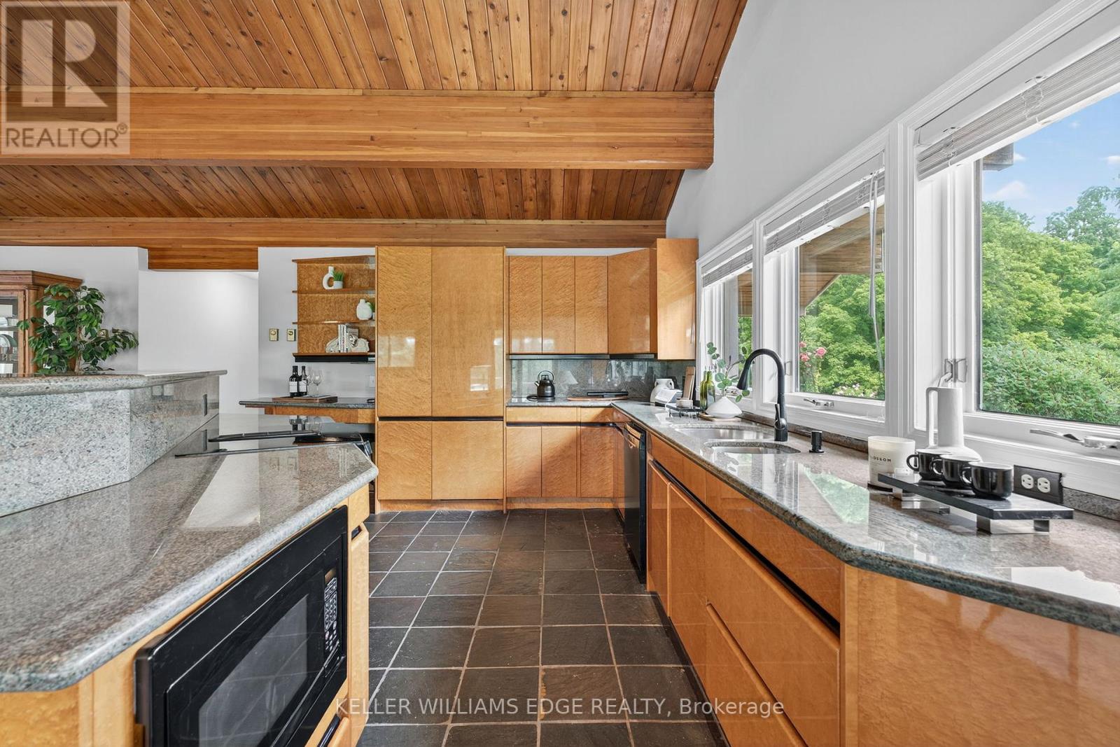 2360 8 Side Road, Burlington, Ontario  L7P 0M7 - Photo 12 - W12322127