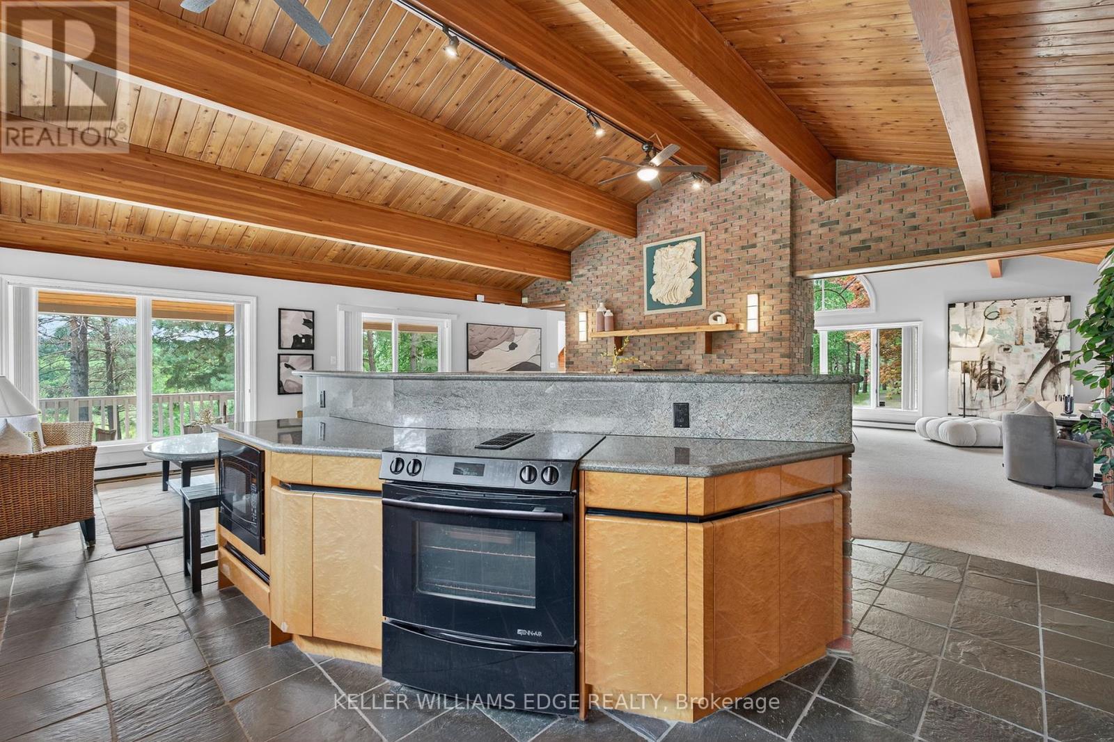 2360 8 Side Road, Burlington, Ontario  L7P 0M7 - Photo 18 - W12322127
