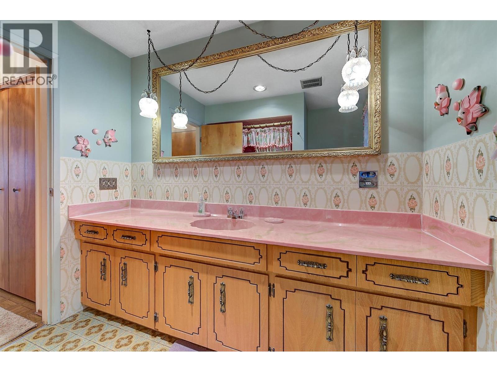 734 Francis Avenue Kelowna Photo 21 734 Francis Avenue Kelowna Photo 21