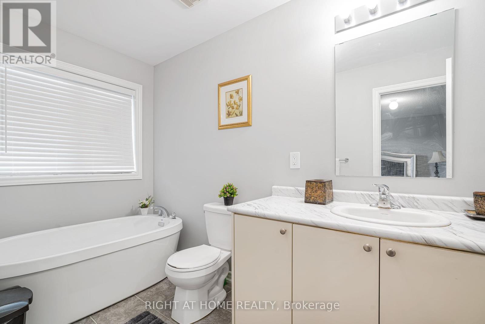 192 Closson Drive, Whitby, Ontario  L1P 0M6 - Photo 12 - E12322151