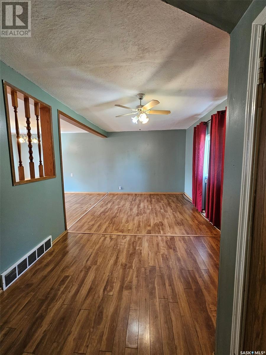 300 Mgr Jean Gaire Avenue, Storthoaks Rm No. 31, Saskatchewan  S0C 0J0 - Photo 7 - SK014509