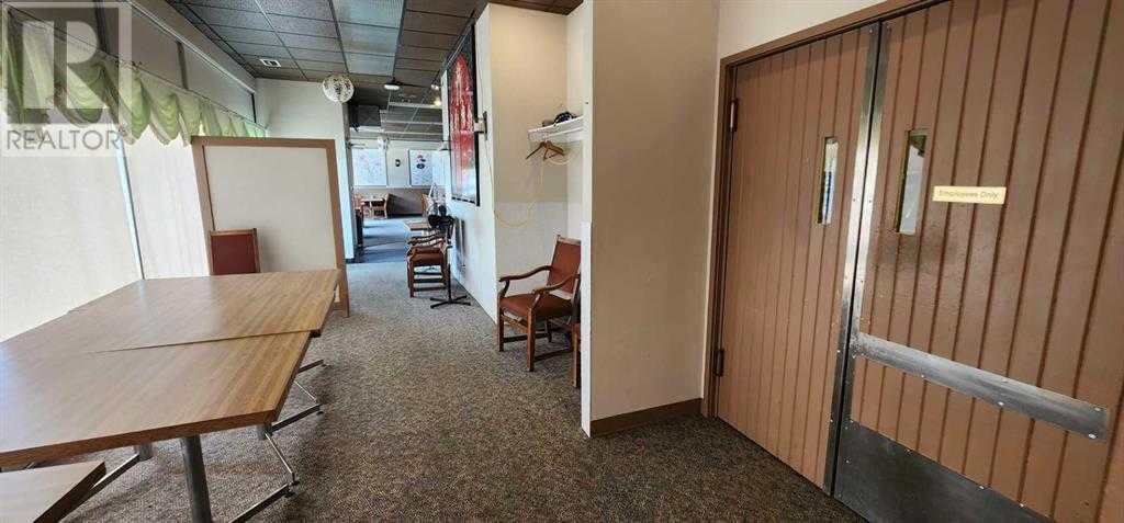 425 13 Street N, Lethbridge, Alberta  T1H 2S3 - Photo 3 - A2245413